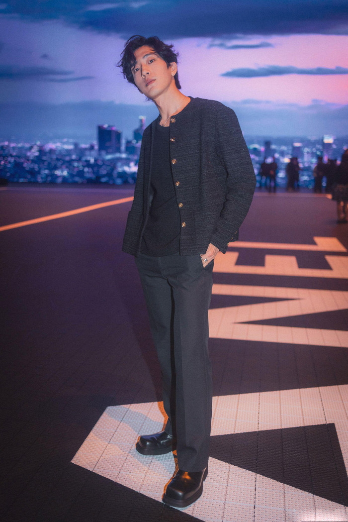 井柏然chanel深圳看秀look!黑色套装搭配复古风卷发