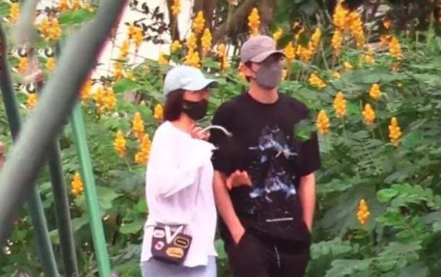 魏大勋秦岚求婚 w700d1q75cms.jpg