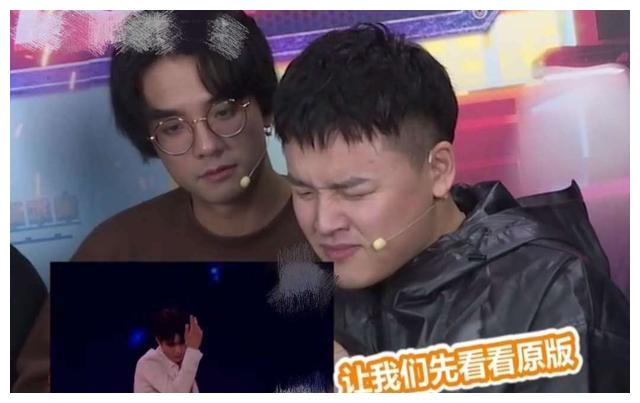 接着发出"哇,哇哇"的尖叫声,这一幕还真是像极了屏幕前的女友粉表情包