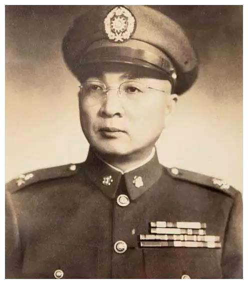 他是黄埔四期生,101岁还担任上将高参,被誉为黄埔军校的活化石