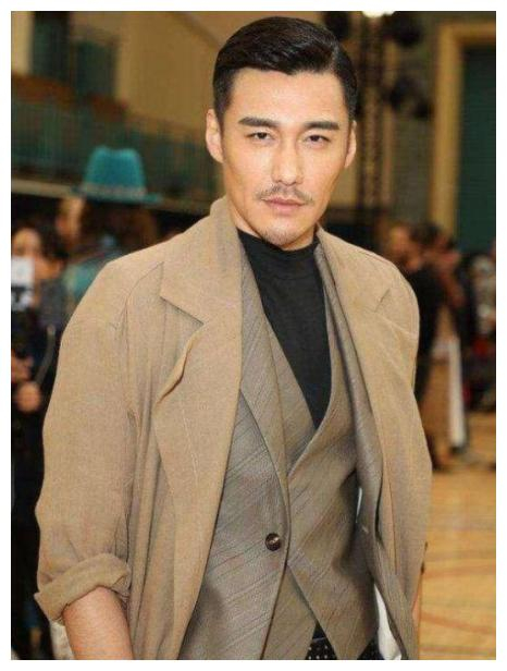“模特两兄弟”胡兵胡东：弟弟在娱乐圈风生水起，哥哥却成阶下囚__财经头条