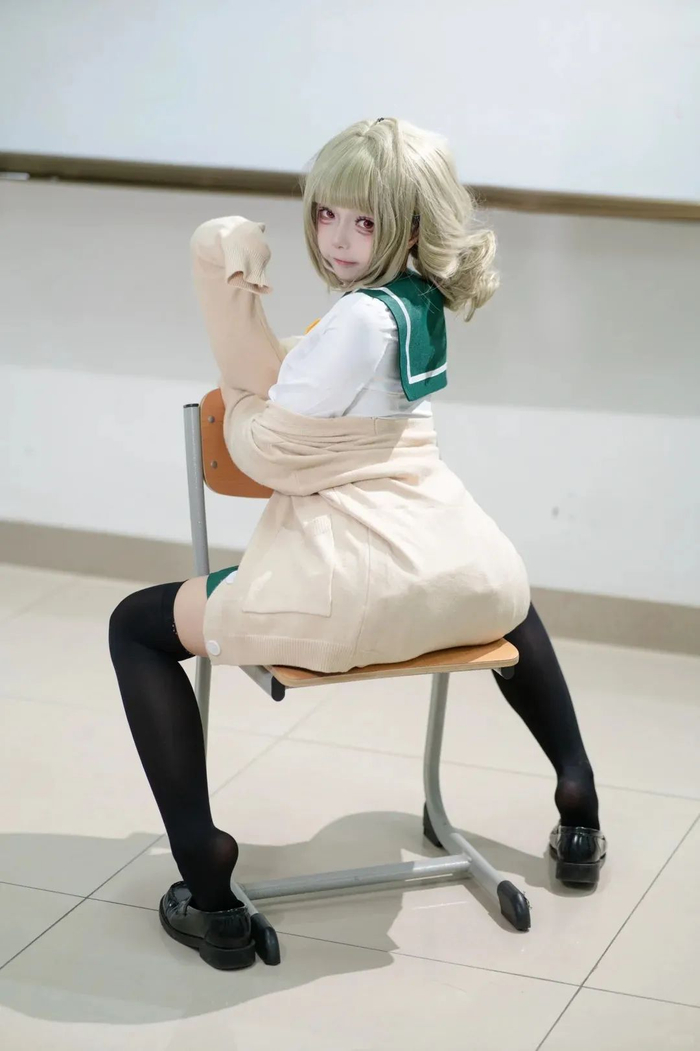 魔法少女基维酱cos黑丝萌妹这颜值简直太太太迷人了