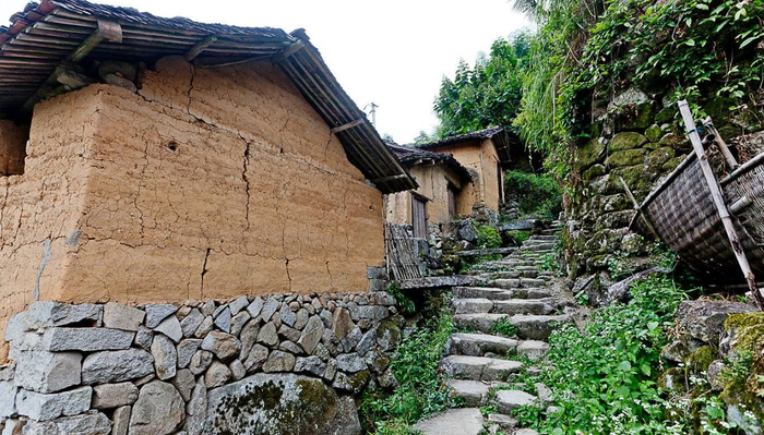 800年历史的古村寨,是白银的出产地,如今隐于世的神秘古村落