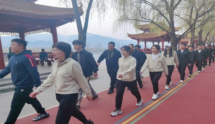 环岛健步行 强身扬风采|环岛|干警|临江市_新浪新闻