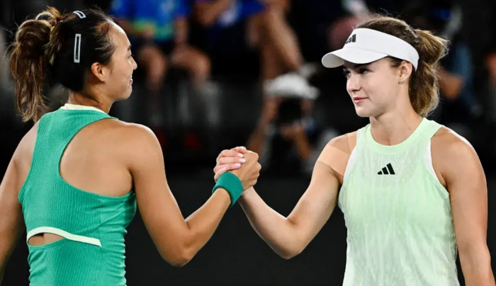 轰倒世界第一打得斯瓦泰克摔拍手下败将给郑钦文做了什么示范