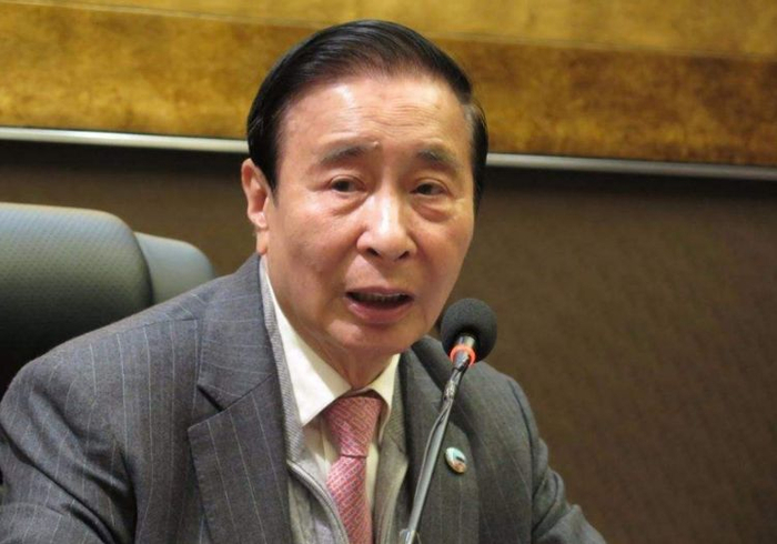 李兆基儿子取名李家诚，李嘉诚孙子取名扳回一局，不愧是中国首富