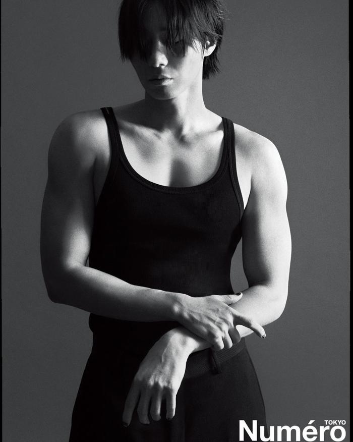 韩国艺人朴叙俊拍日本杂志写真秀健美身材