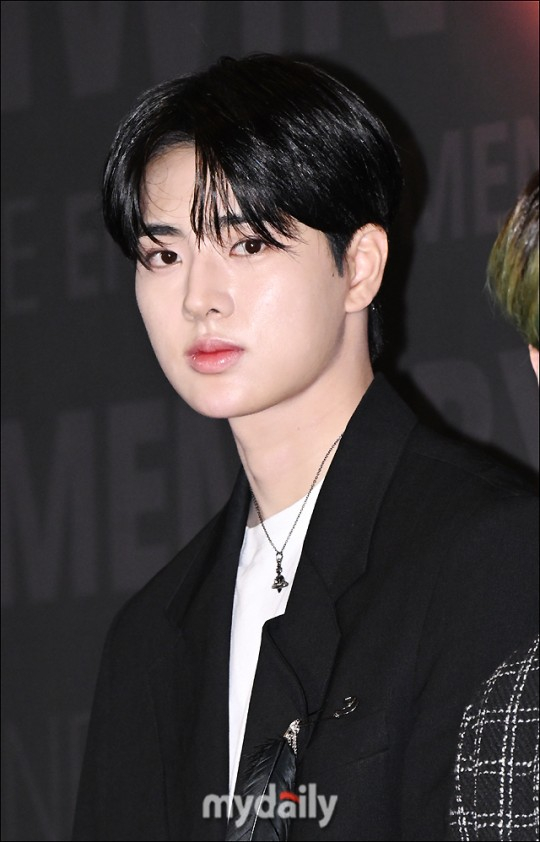 got7成员崔荣宰等艺人出席2023年度品牌大赏颁奖礼