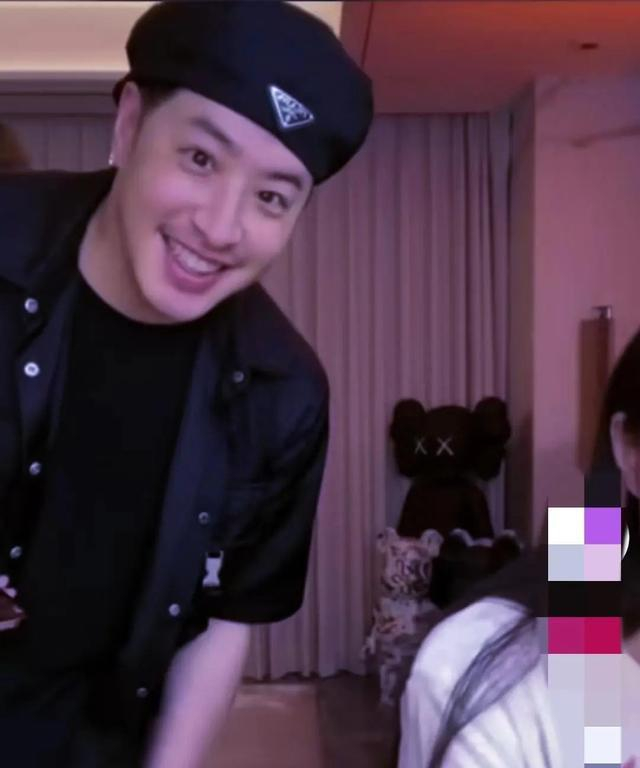 潘玮柏现身宣云直播间，破婚变谣传！引起网友热议