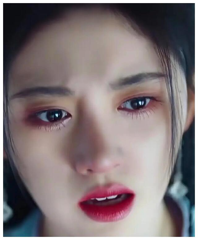 如意芳霏鞠婧祎眼妆好夸张眼睫毛都刷成蜘蛛腿了看着出戏