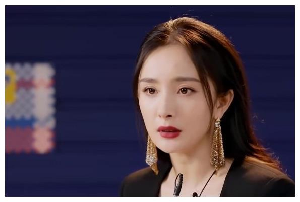 而与郑爽一样去对节目的,无疑就是刚刚开播的杨幂的《奇葩说》了.