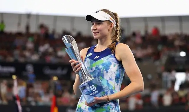 斩获个人第六冠莱巴金娜剑指2024澳网女单冠军