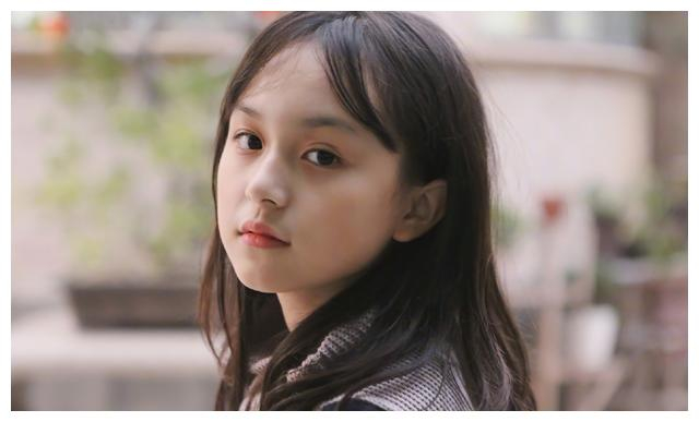 她凭借小芈月一角走红如今再主演新剧小舍得