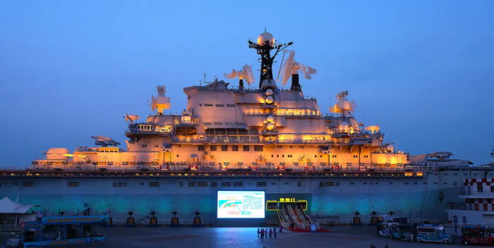 天津市文化旅游摄影协会用影像展现泰达航母主题公园视觉盛宴