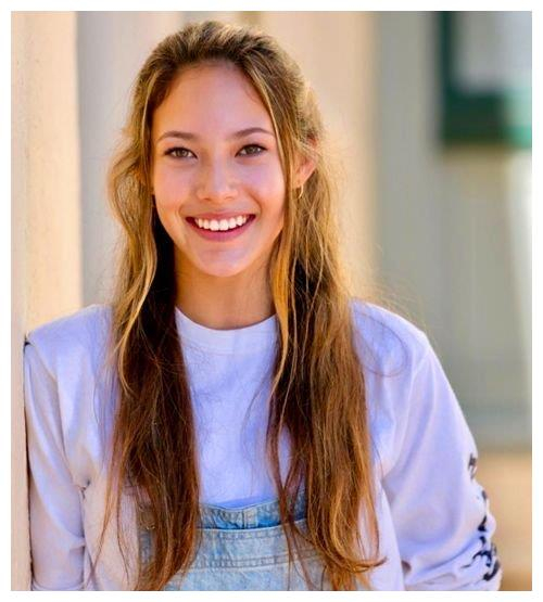 其实像谷爱凌这般的,也比比皆是,中国国家马术队男运动员华天于1989年