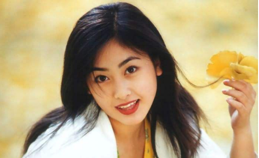 法提麦·雅琦:“回族第一美女”,嫁大23岁老公,现在家庭幸福|李子雄|张铁林|法提麦雅琦_新浪娱乐_新浪新闻