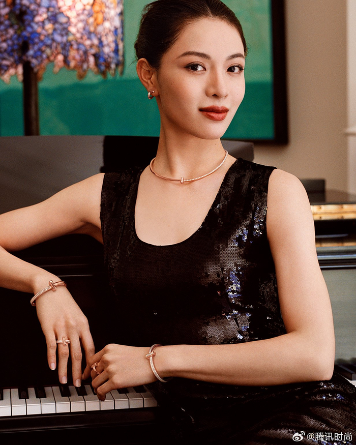 钟楚曦出镜tiffanyco蒂芙尼2023节日季广告大片