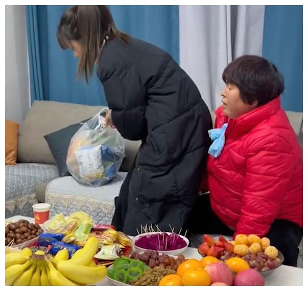 女好友父母进来打工送啥祝愿语 (女好友父母进监狱视频)