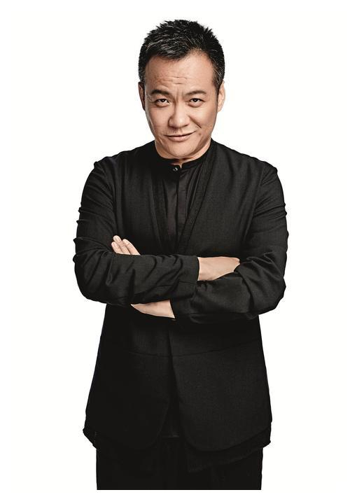 陪他住地下室穷到喝酒暖胃,成名后感谢妻子:她是金钱无法衡量的|宁浩|疯狂的石头|学生时代|摄影|刘德华_新浪新闻