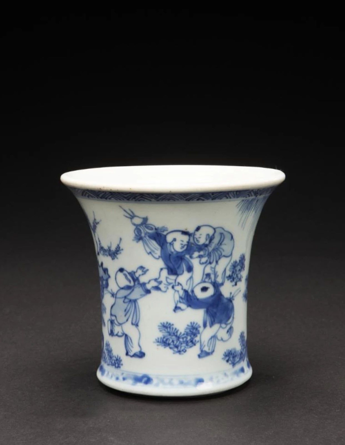 中国清時代　大清雍正年製　青花筆筒　高さ14㎝　東Y7-1003⭐︎2Fタサオ A superb and extremely rare blue and white vase with fruit and floral