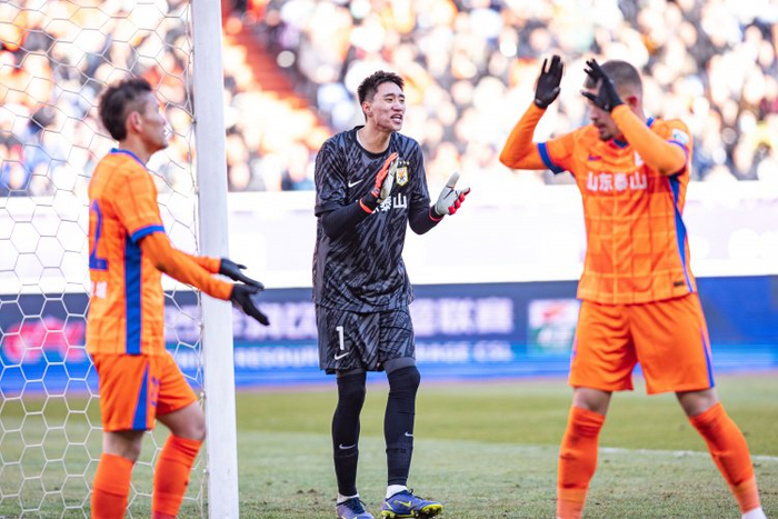 鲁媒谈泰山足协杯阵容：于金永担任首发门将的可能更大 瓦科轮休