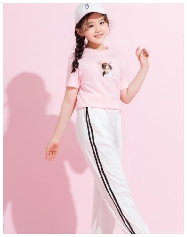 王亭文才是整容式长大小时候软萌如今气质出众美成女神