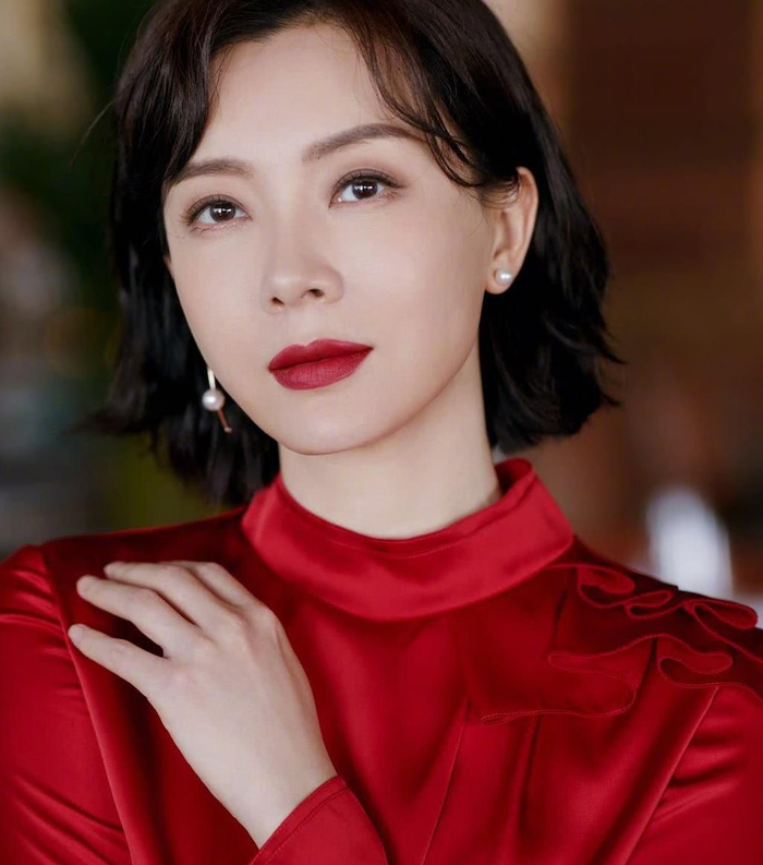 红色穿搭,学陈数穿搭,穿出不一样的反差感