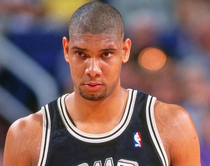 大学时期邓肯就被叫做"飞天魔鬼",nba出道就是巅峰的超级巨星|邓肯