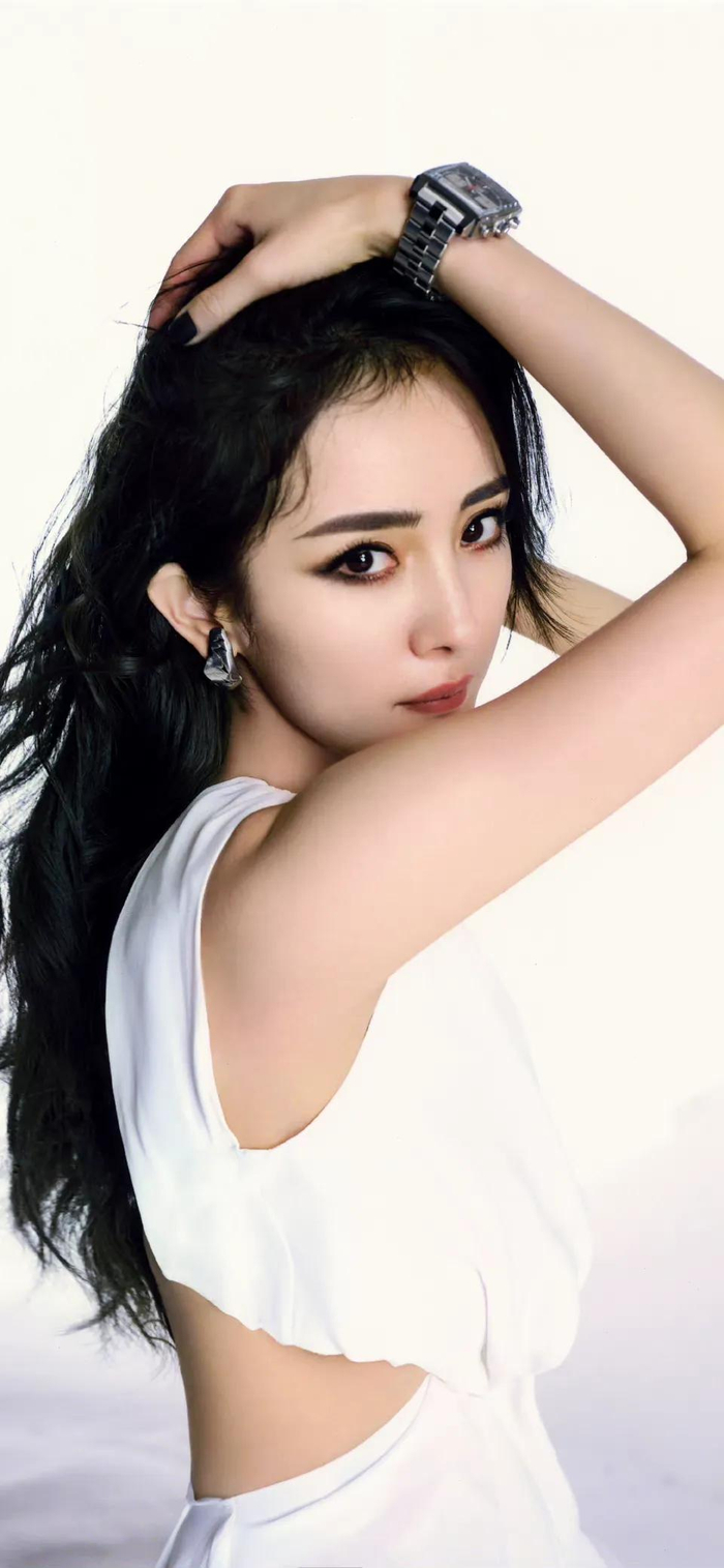 杨幂靓照,倾国又倾城,楚楚动人!__财经头条