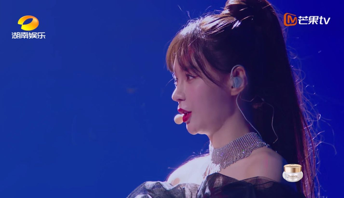 张雨绮身材的确不错但还是有p的痕迹唱跳疑对口型没有喘气