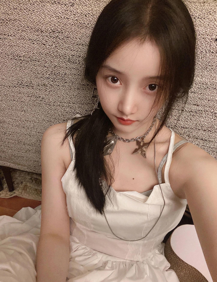 美女姜贞羽美图分享,气质优雅,可爱动人__财经头条