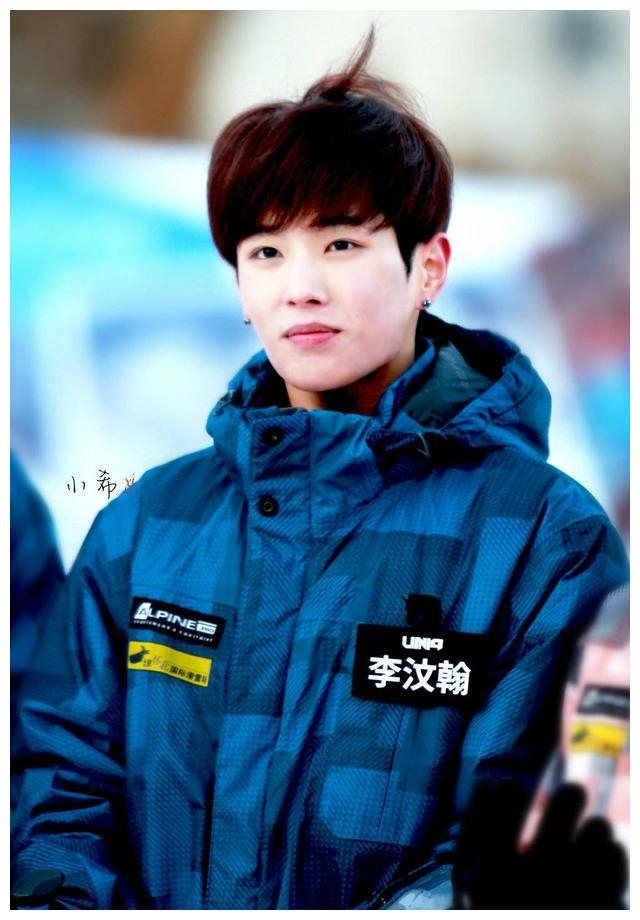 李汶翰澄清玩手机让人等无中生有流量就该被黑