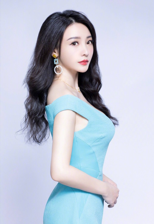 狐狸姐姐剪辑短视频 柳岩|性感狐妖 姐的身材好绝!