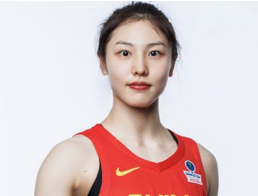 不是胡明轩,24岁张茹官宣心仪对象,曾大胆示爱,巴特尔或成媒人