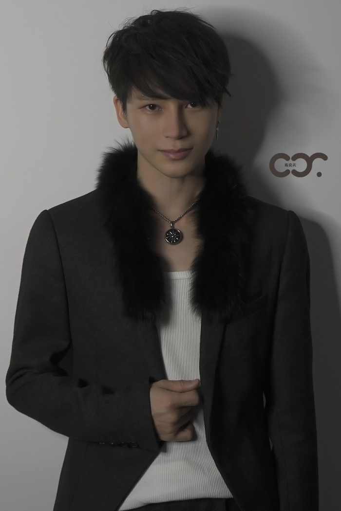 分享陈奕天近两个月发布写真合集|写真|合集|陈奕天_新浪新闻