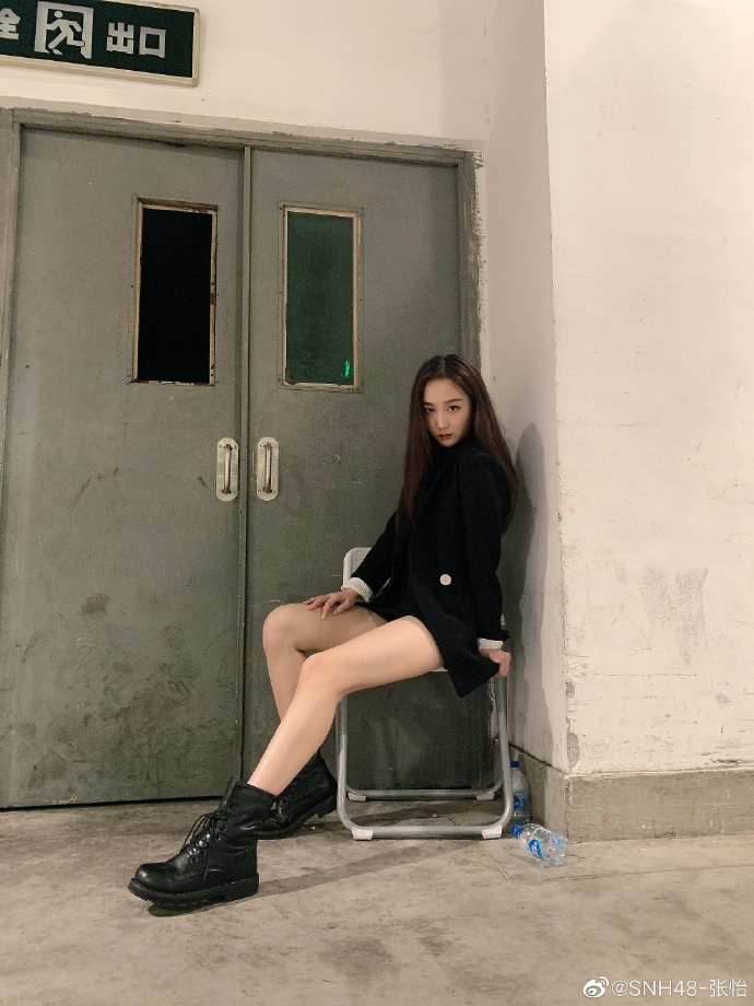 美少女SNH48-张怡迷人写真美照很好看啊_新浪新闻