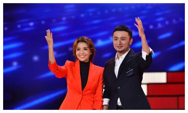 快乐烧烤工,热爱音乐执着追梦;三号吕晋是一名有着低沉音色的飞行员