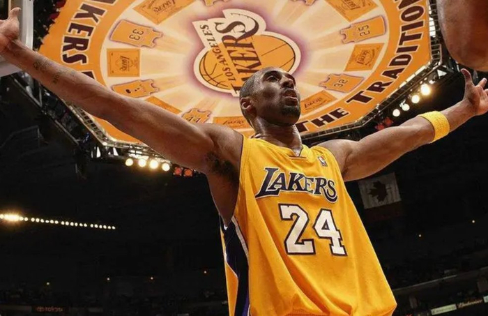 科比8号更强,还是24号更强?一个攻击力强,一个领导能力强