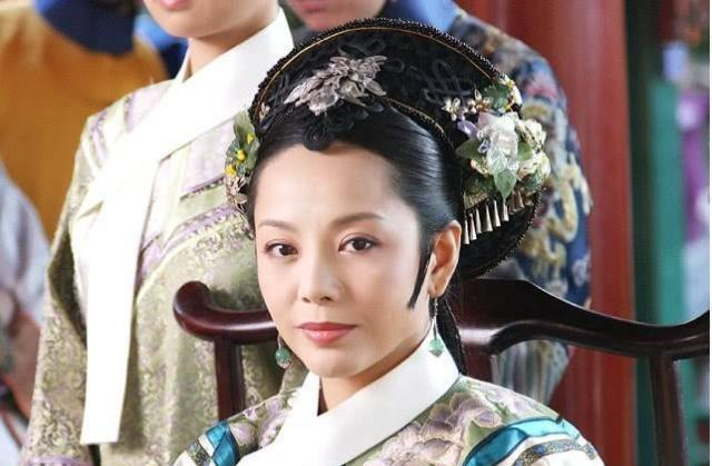 94版《书剑恩仇录》的剧中,扮演香香公主的女星叫做杨雅娜,当时她一