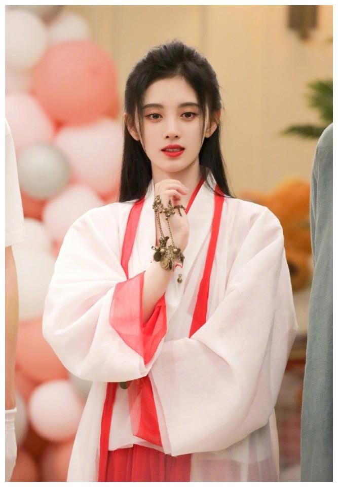 鞠婧祎cos紫霞仙子仙气飘飘