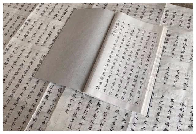 张艺谋剧组忙工作,陈婷与孩子在家练字,晒亲笔手抄字比印刷还美_新浪新闻