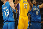 24岁入选二阵，26岁却离开NBA！曾是湖人18+11两连冠内线核心