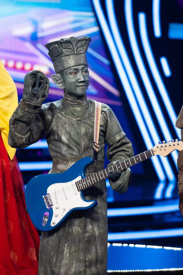 张海宇百变大咖秀圆满收官复活三星堆青铜人爆笑全场