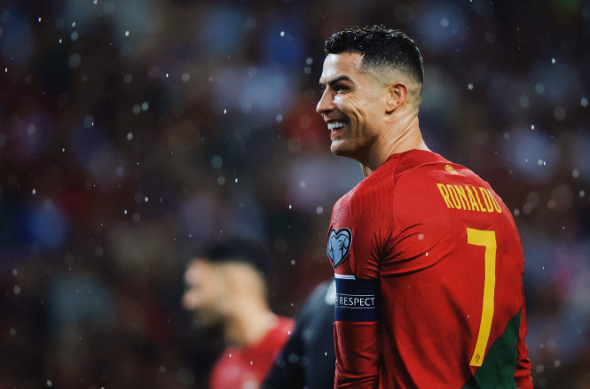 续约1年 冲2026年世界杯!c罗表态!挑战球王地位,冲三大神迹