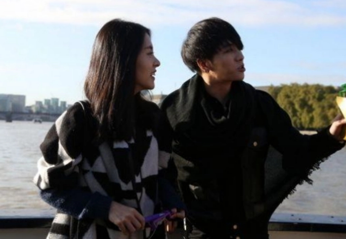 曝华晨宇带女儿做两次亲子鉴定,照片流出,张碧晨一脸严肃不高兴