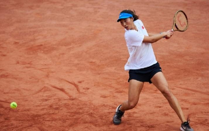 2比0!中国队2连胜,王欣瑜横扫,郑钦文0比40后爆发,喜_