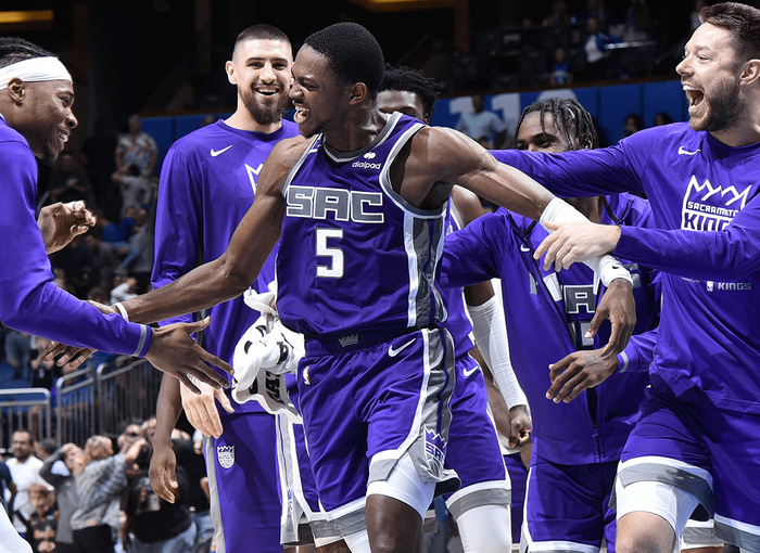 国王队在福克斯的带领下如今终于是崛起了曾长期缺席季后赛