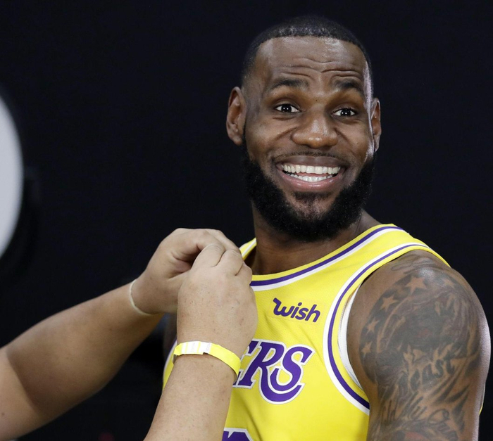 39岁詹姆斯的风险:随着年龄的增加,实力下滑,只能是二当家?