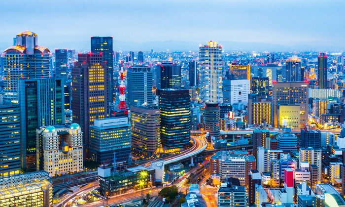 是大阪府的府厅所在地，也是政令指定都市之一