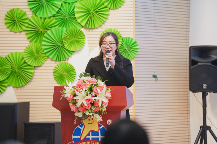 刘诗昆钢琴艺术学校捐赠100台电子琴 助力幼儿园美育教育发展